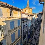 Sous Les Toits D\'Avignon